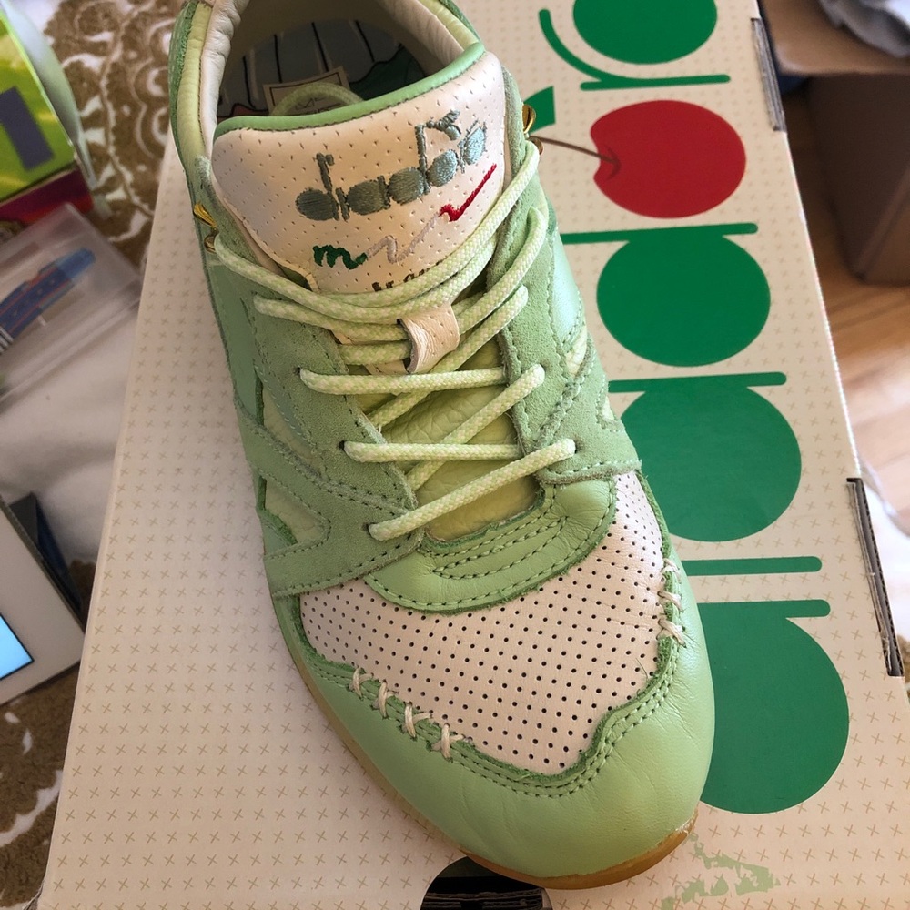 BNIB Feature x Diadora N9000 Pistachio - Gold / Green